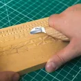 BeaverCraft Pieni loviveitsi kaiverruksessa