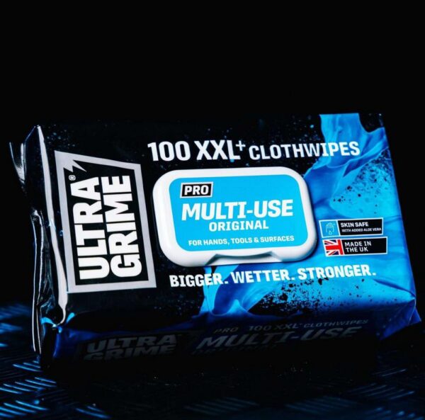 UltraGrime Puhdistusliina XXL MultiUse pakkaus tummalla taustalla