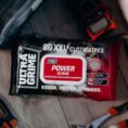 UltraGrime Puhdistusliina XXL Power Scrub työkalujen vieressä